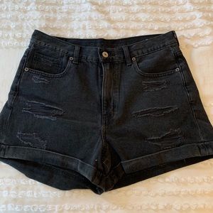 American Eagle black mom jean shorts